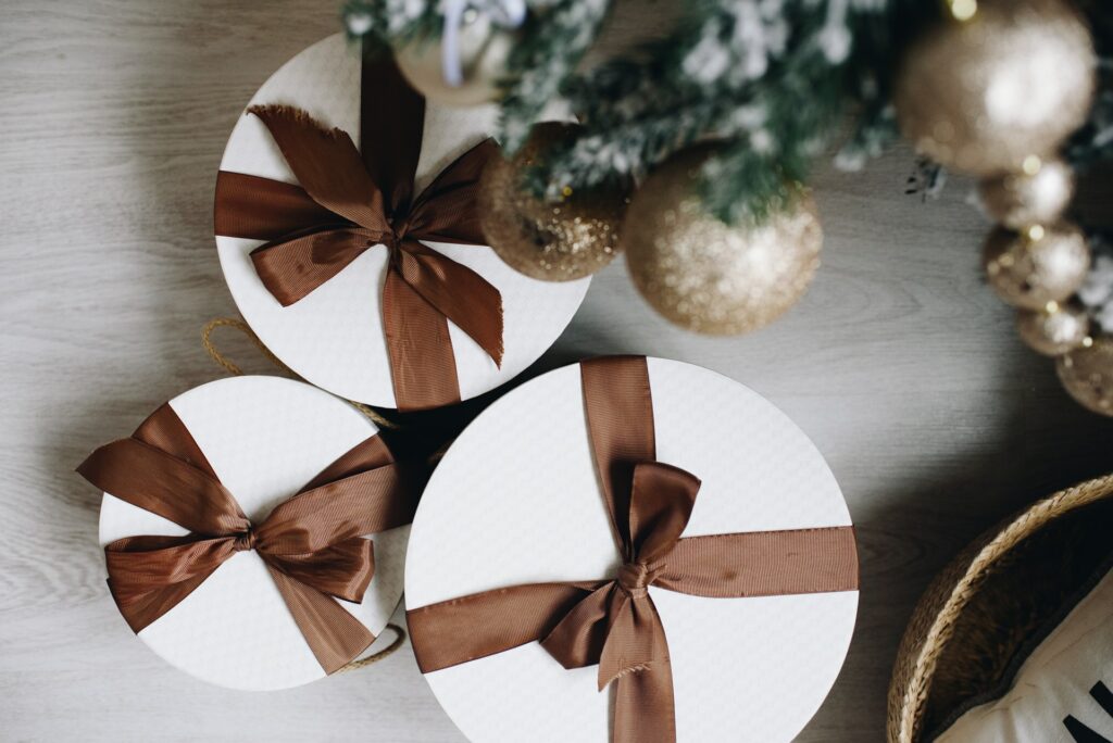6 B2B Marketing & Sales Tips to Close More Deals During the Holiday Season